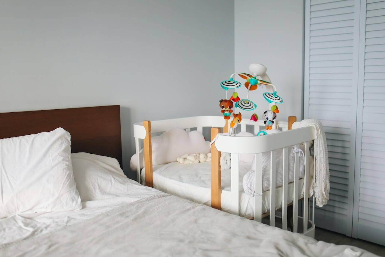 Making An Informed Choice Co Sleeping vs. Crib bonoch